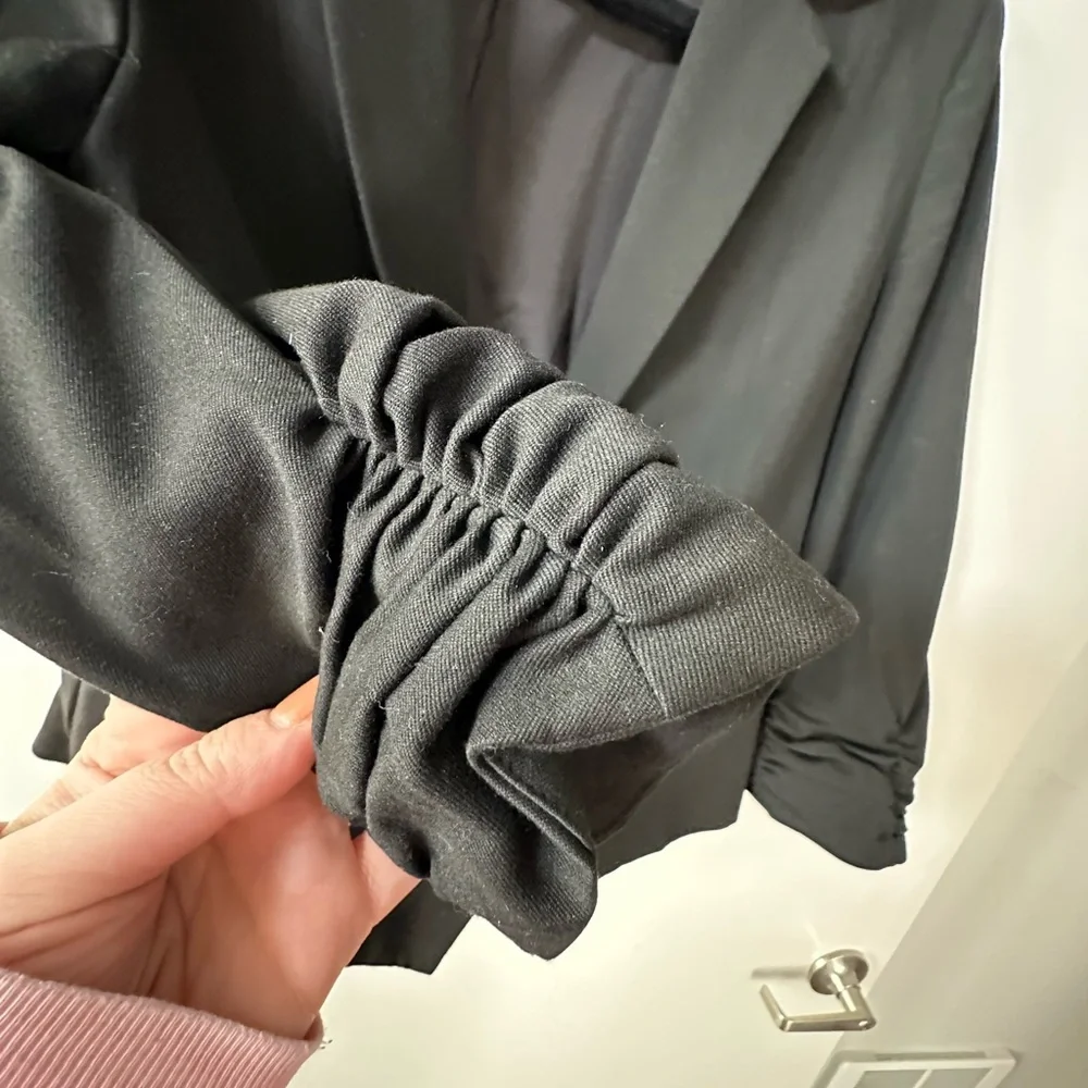 Blazer - Picture 3 of 3